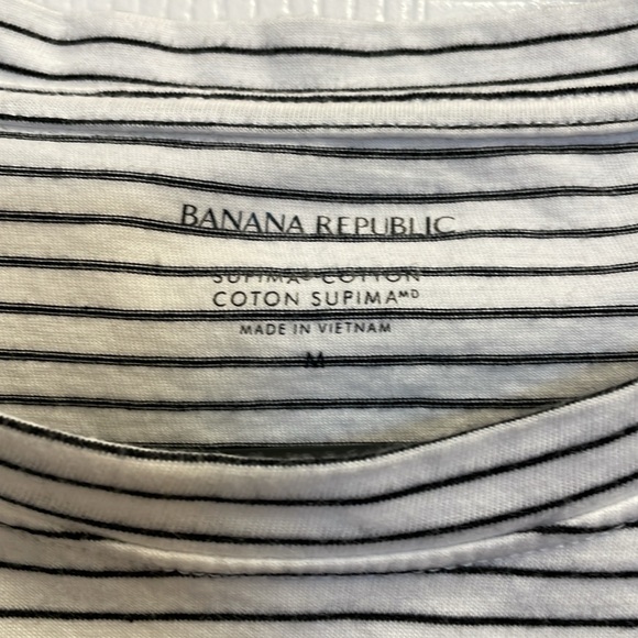 Banana Republic cropped T-Shirt - Picture 2 of 3
